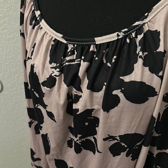 Amazon Floral Pink and Black Women's Top - Size 3XL - Picture 2 of 4